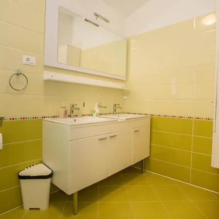 Ferienwohnung Fuer 8 Personen Ca 150 Qm In Porec, Istrien Istrische Riviera Пореч
