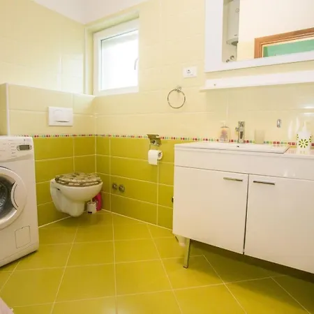 Ferienwohnung Fuer 8 Personen Ca 150 Qm In Porec, Istrien Istrische Riviera *